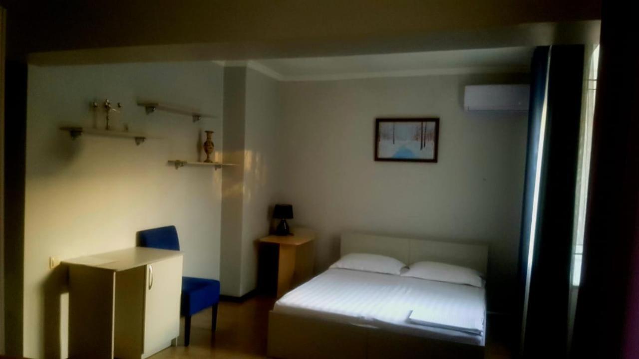 R.Street Hotel Алма Ата Екстериор снимка