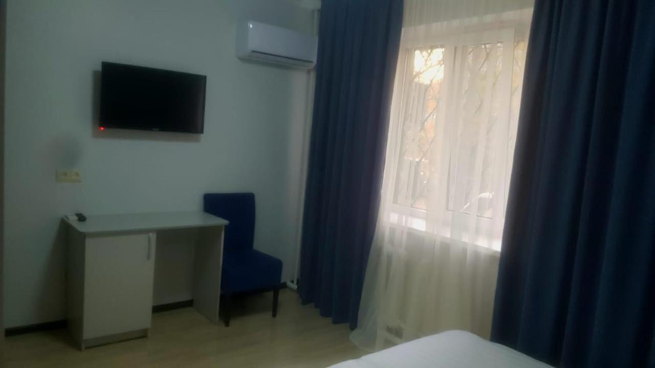 R.Street Hotel Алма Ата Екстериор снимка